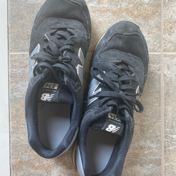 Men’s Size 8/9 black/gray New Balance 547s - Picture 4 of 4